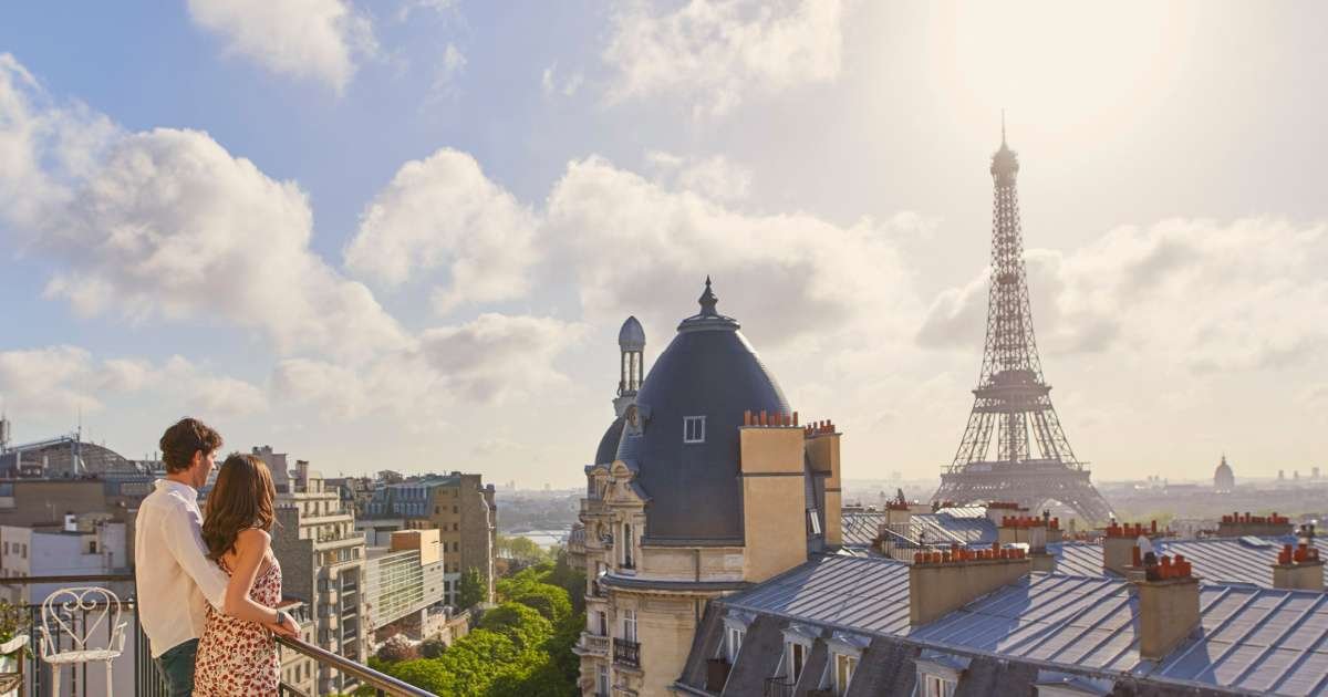 15 Best Paris Hotels with Eiffel Tower View [By Price Range]