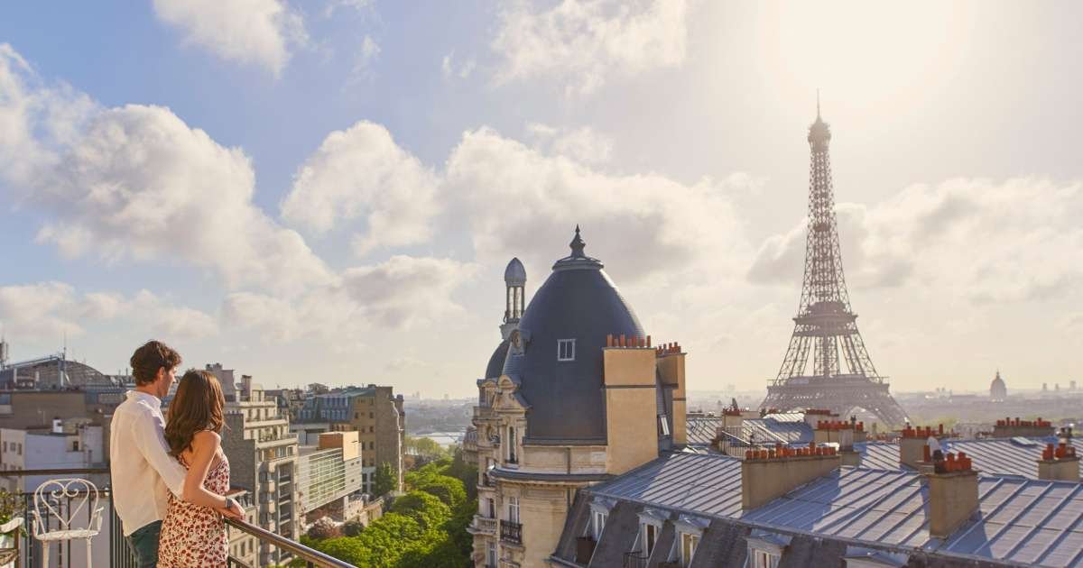 15 Best Paris Hotels with Eiffel Tower View [By Price Range]
