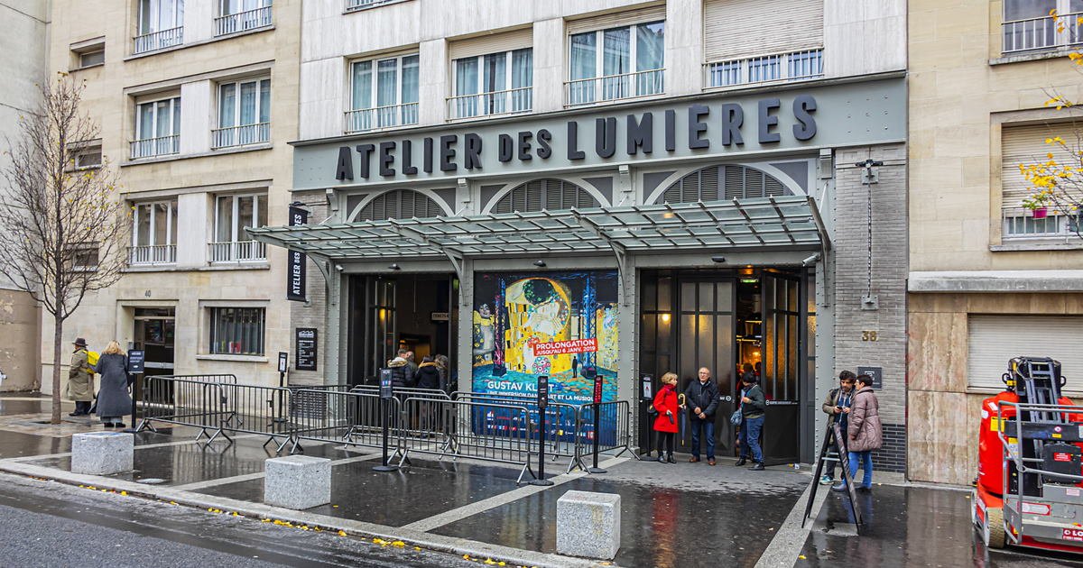 Guide to Atelier des Lumières in Paris (Editorial)